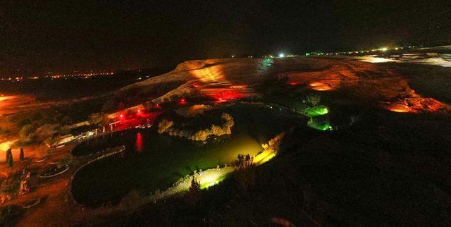 Pamukkale’de kadınlar için turuncu ışıklar yakıldı