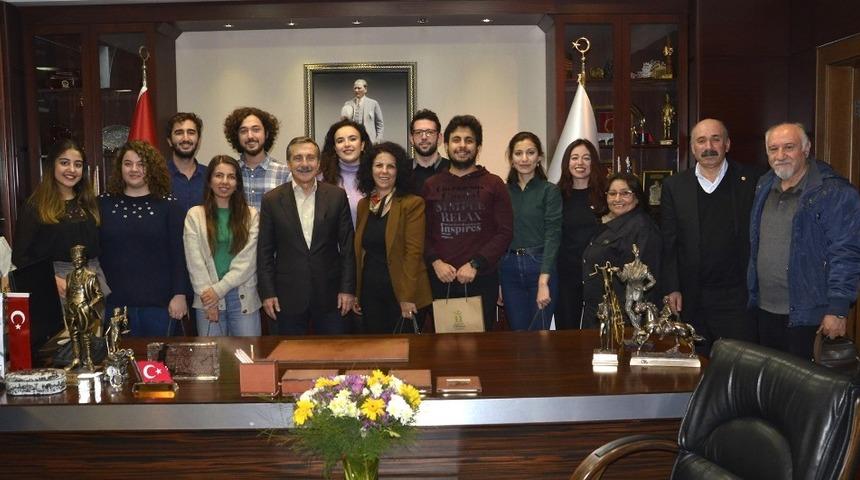 Tıp &ouml;ğrencileri Başkan Ata&ccedil;&rsquo;ı kongreye davet ettiler