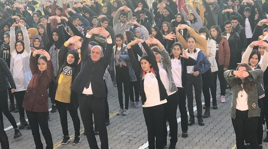 &Ouml;ğrencilere "Fiziksel Aktivite "etkinliği