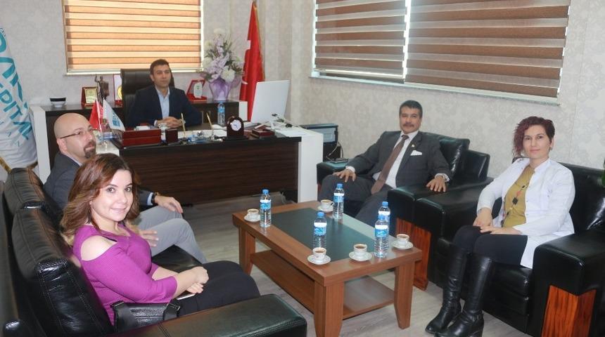 M&uuml;d&uuml;r Alper hastane y&ouml;netimi ile bir araya geldi