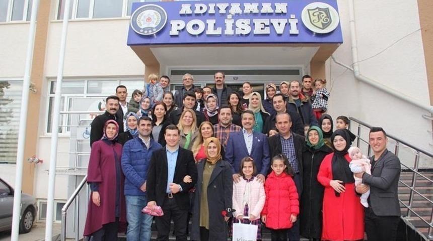 M&uuml;d&uuml;r Alper polis eşi olan &ouml;ğretmenlerle bir araya geldi
