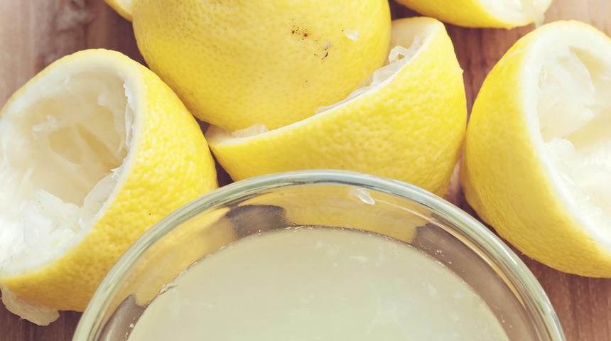 Bu 10 sorundan sadece birine sahipseniz bile limonlu su içmelisiniz!