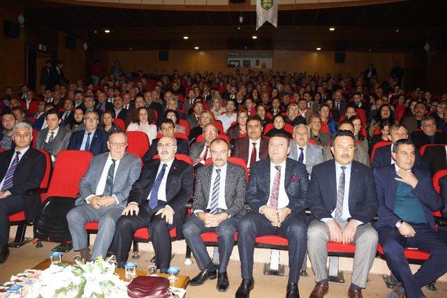 Aydın Milli Eğitim Müdürlüğünden ‘Eğitim Vizyonu ve Eğitimde Dönüşüm” semineri