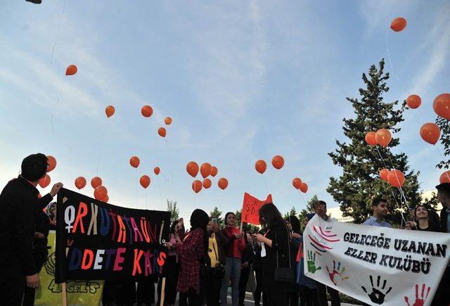 Osmaniye’de “Kadına Şiddete Sıfır Tolerans” Yürüyüşü Düzenlendi