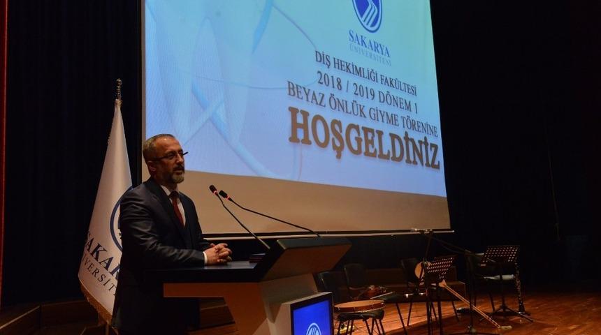 Diş Hekimliği öğrencileri beyaz önlük giydi