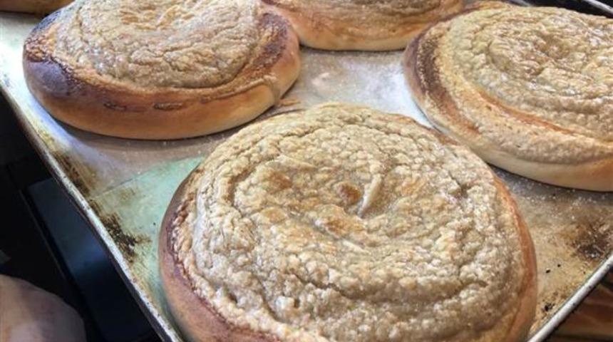 Kahvaltıların yıldızı olur: Bursalıların asırlık lezzeti tahinli pide