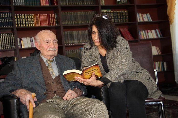 Öğretmenler, huzurevi sakinlerine kitap okudu G1