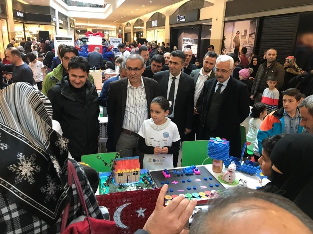 &Ouml;ğrencilerden, &ouml;ğretmenlerine muhteşem kutlama