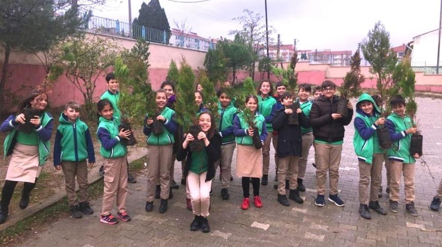 ‘Fidanlar Fidanlarla Büyüyor’ projesinde 4 bin ağaç toprakla buluştu