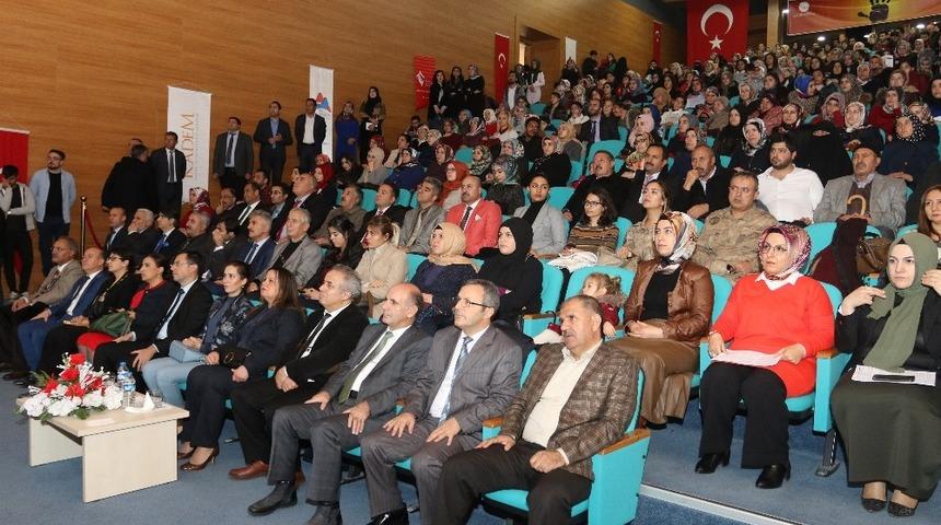 Ağrı’da ‘Kadına Karşı Şiddetle Mücadele” paneli