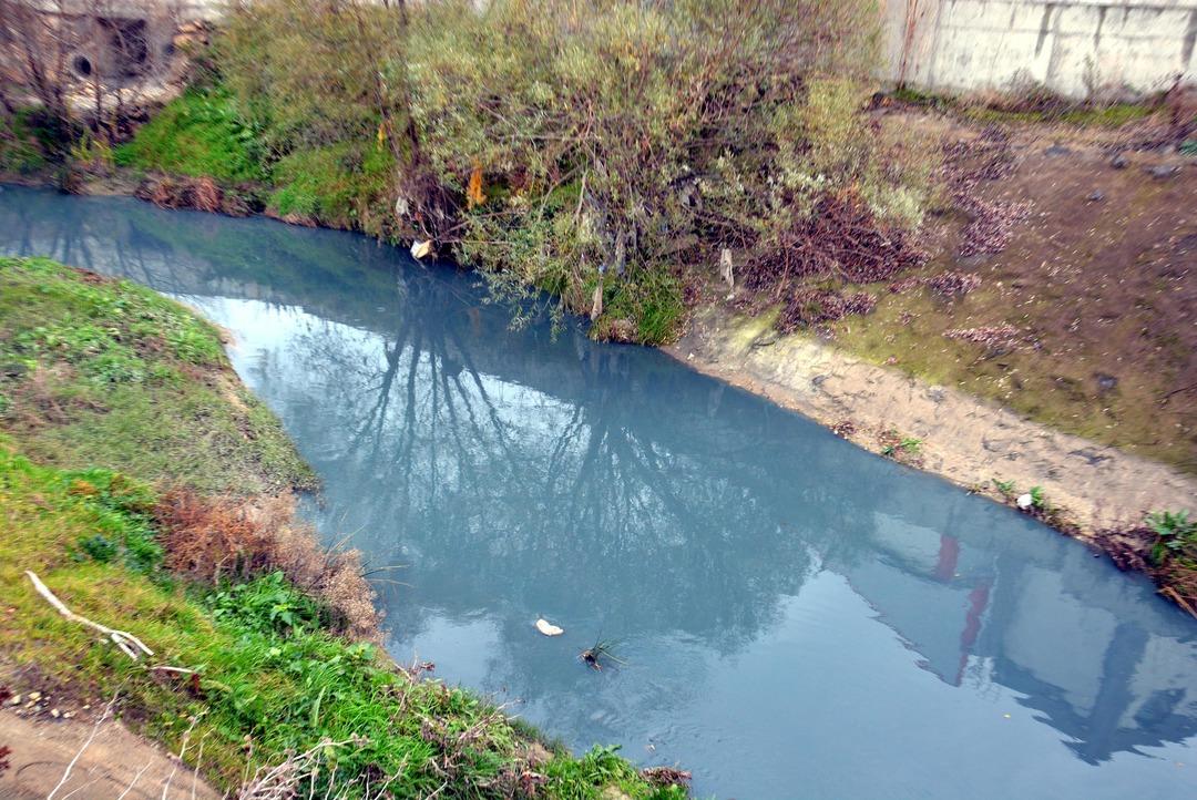 &Ccedil;orlu Deresi şimdi de gri akıyor!