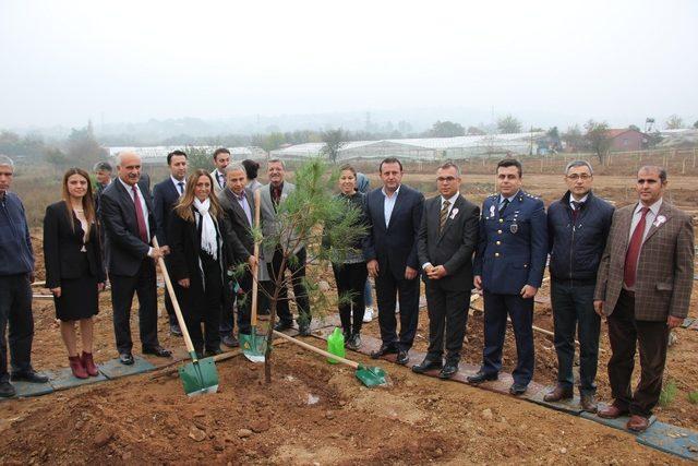Menderes&rsquo;te &ouml;ğretmenlere anlamlı hediye 2