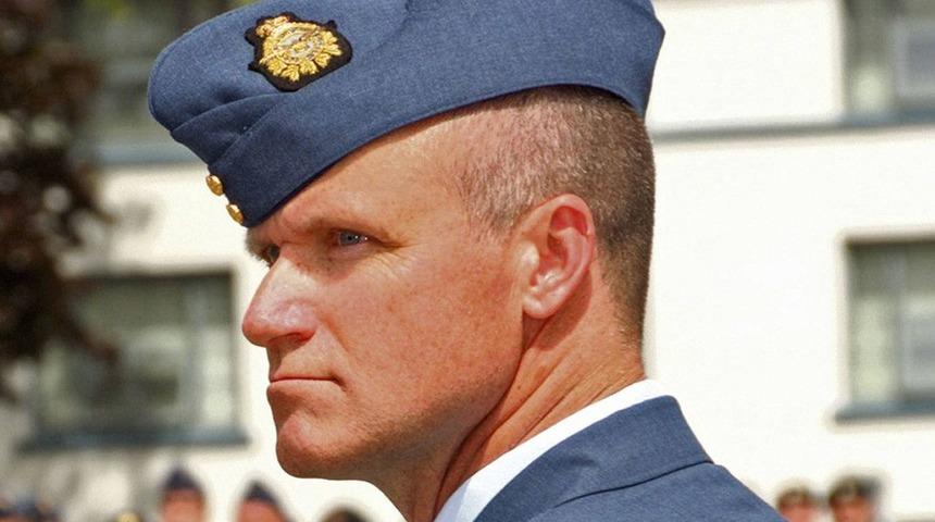 Kraliçe'nin askerinin 'gizli merakı' ifşa oldu!