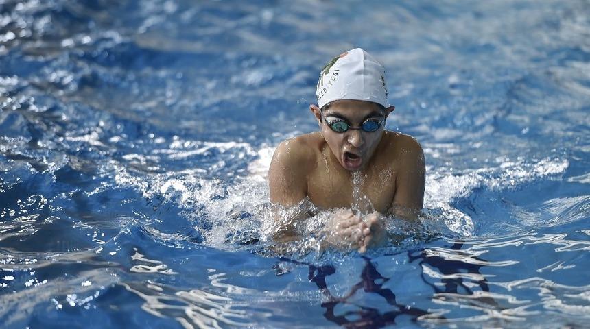 500 bin Mamaklı kula&ccedil; attı