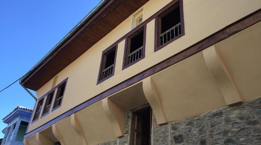 Kula&rsquo;da bir tarihi ev daha restore ediliyor