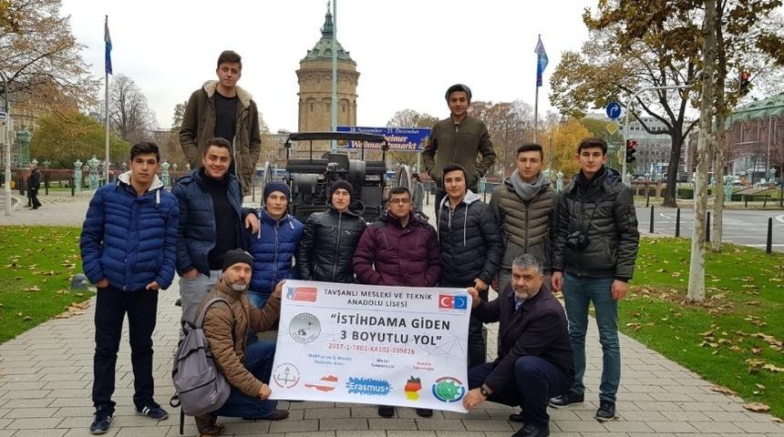 Öğrenciler kendilerini geliştirmek adına Almanya’da