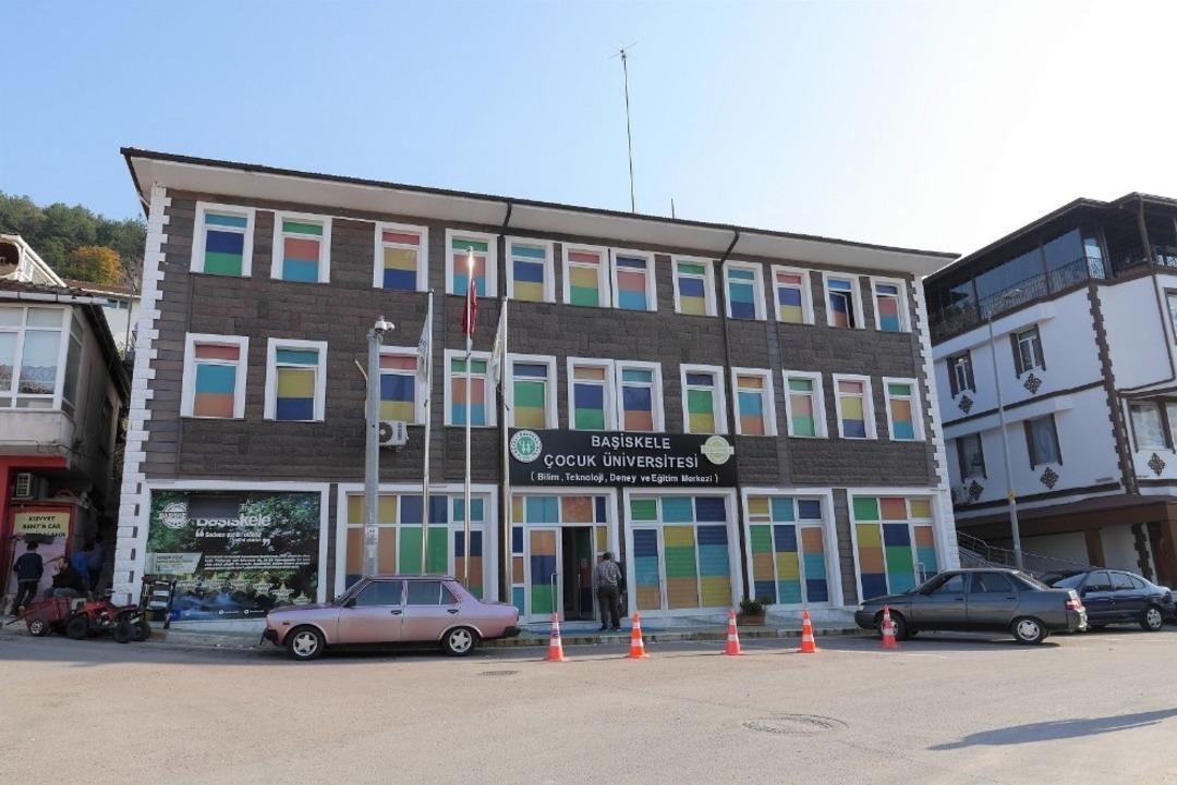 Başiskele &Ccedil;ocuk &Uuml;niversitesi eğitimlerine devam ediyor
