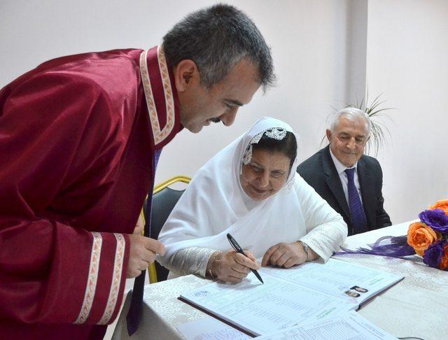 Huzurevi âşıkları dünya evine girdi 2