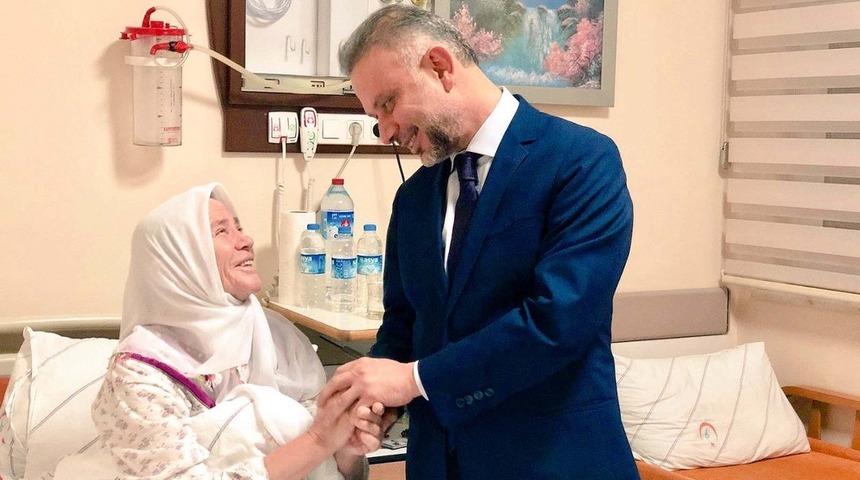 Başkan Ert&uuml;rk, tedavi g&ouml;ren vatandaşları yalnız bırakmadı