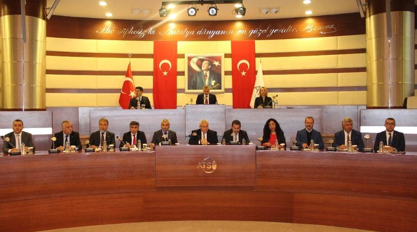 &Ccedil;etin&rsquo;den İngiltere pazarı uyarısı