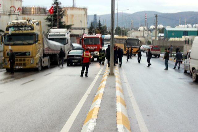 Servisi kaçıran çocukları okula götürürken TIR'a çarptı: 2 ölü, 2 yaralı