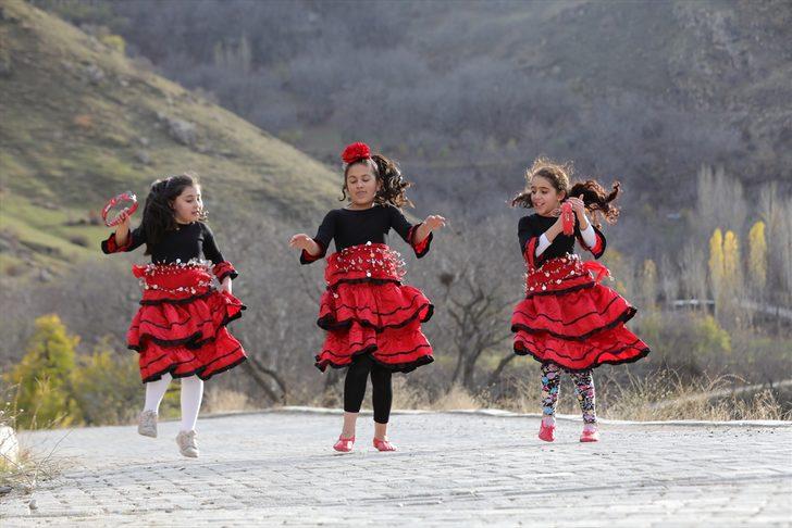 Türkiye'nin renkleri Van'da buluştu  G4