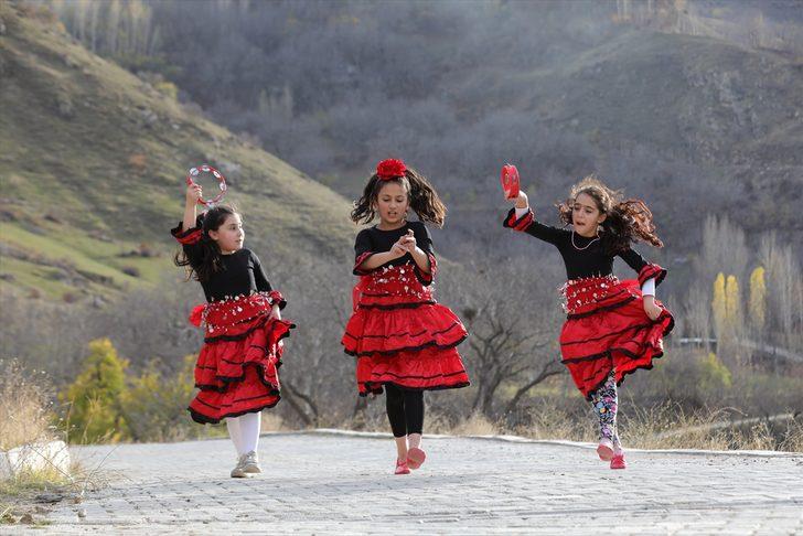 Türkiye'nin renkleri Van'da buluştu  G5