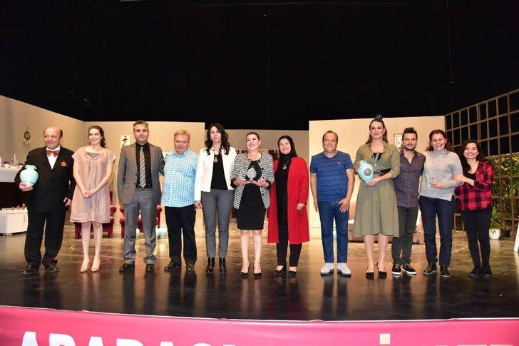 10 bini aşkın tiyatrosever tiyatro oyunları ile buluştu G5