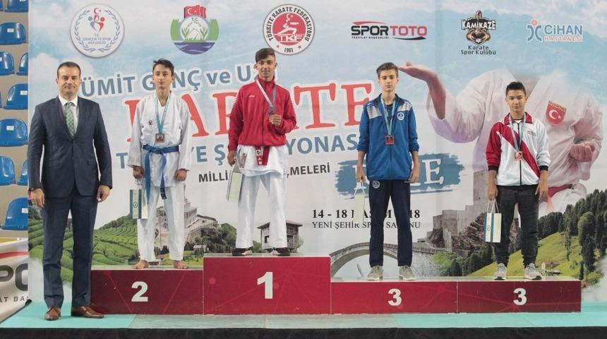 Kağıtsporlu karateciler Avrupa yolcusu