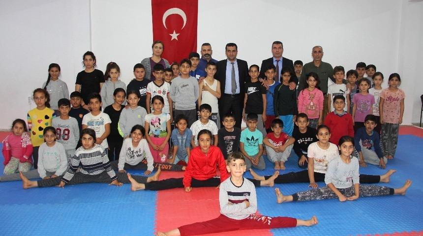 Mersin&rsquo;de "Bağımlı Olma Sporcu Ol Projesi"