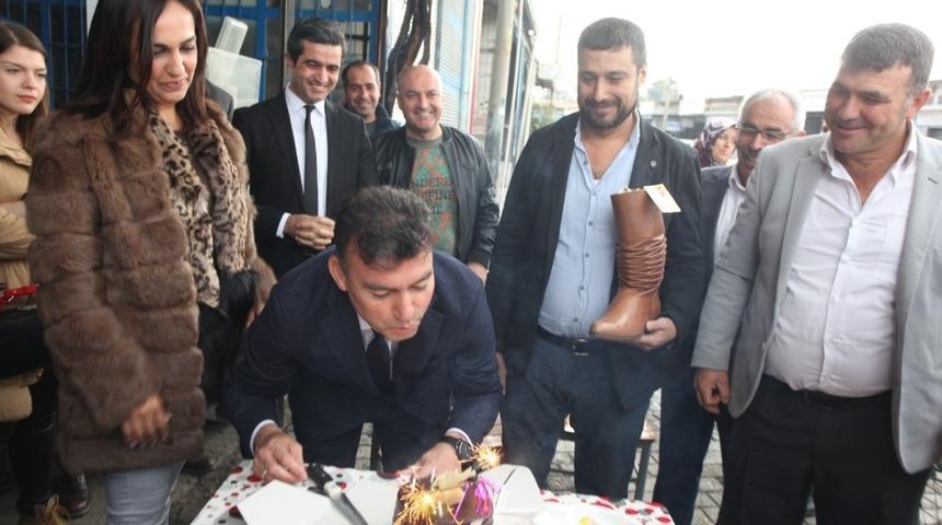 Esnaftan &Uuml;mmet Akın&rsquo;a doğum g&uuml;n&uuml; s&uuml;rprizi