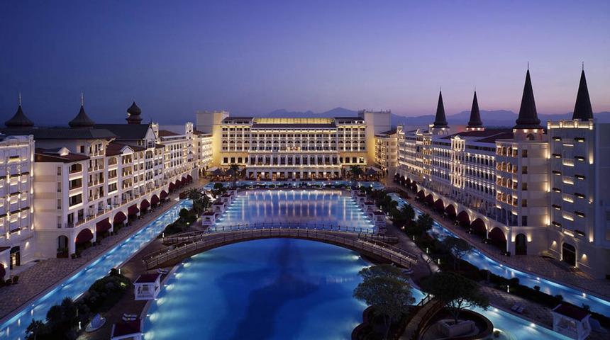Mardan Palace, Titanic Hotels'e kiralandı
