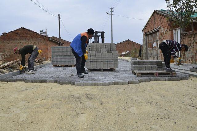 Tepebaşı’nda 5 mahallede eş zamanlı üst yapı çalışmaları