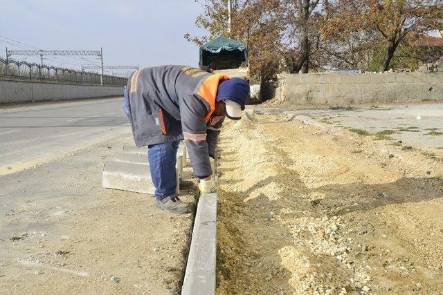 Tepebaşı’nda 5 mahallede eş zamanlı üst yapı çalışmaları