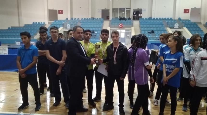 Okullararası Gen&ccedil;ler Masa Tenisi M&uuml;sabakaları sona erdi