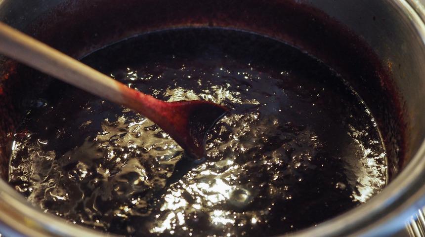 Şişkinliğe ve kabızlığa son! Kabızlıktan kurtaran ev yapımı şurup