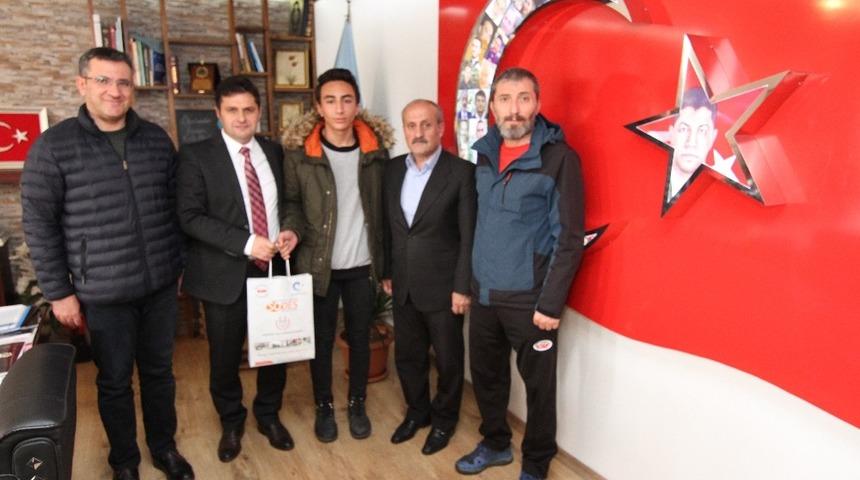 ShortTrack T&uuml;rkiye Şampiyonasından İl Milli Eğitim M&uuml;d&uuml;r&uuml; Kaygusuz&rsquo;a ziyaret