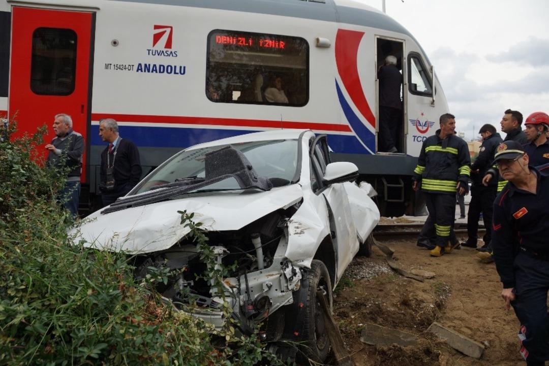 Kapalı bariyerden ge&ccedil;meye &ccedil;alışan eski baş komiser trenin altında kaldı
