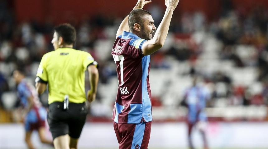 Beşiktaş'ın Burak Yılmaz ve Onur Kıvrak için Tolgay Arslan ve Tolga Zengin'i önereceği iddia edildi!