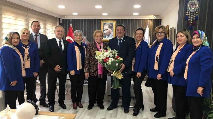 B&uuml;y&uuml;kşehire sosyal belediyecilik &ouml;vg&uuml;s&uuml;