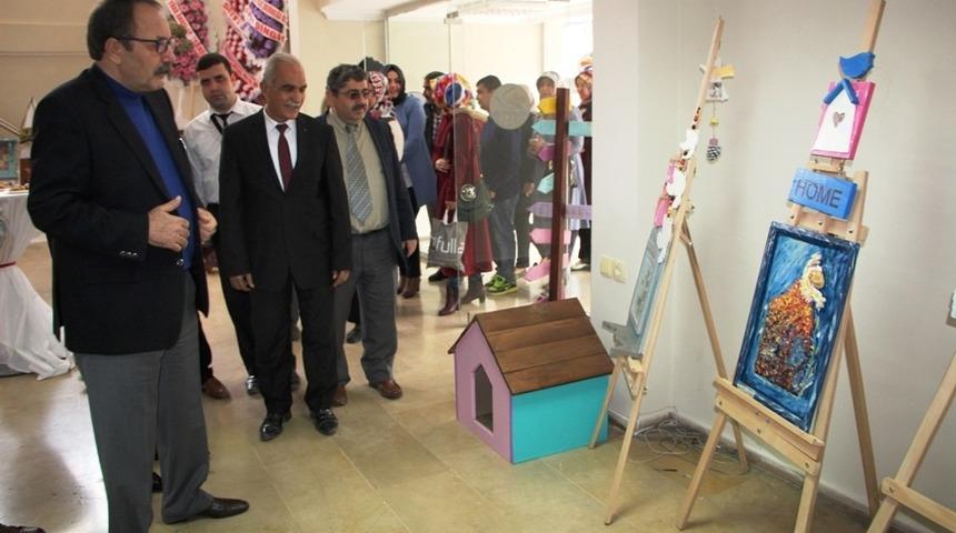 İskenderun&rsquo;da engelli kursiyerler el sanatları sergisi a&ccedil;tı