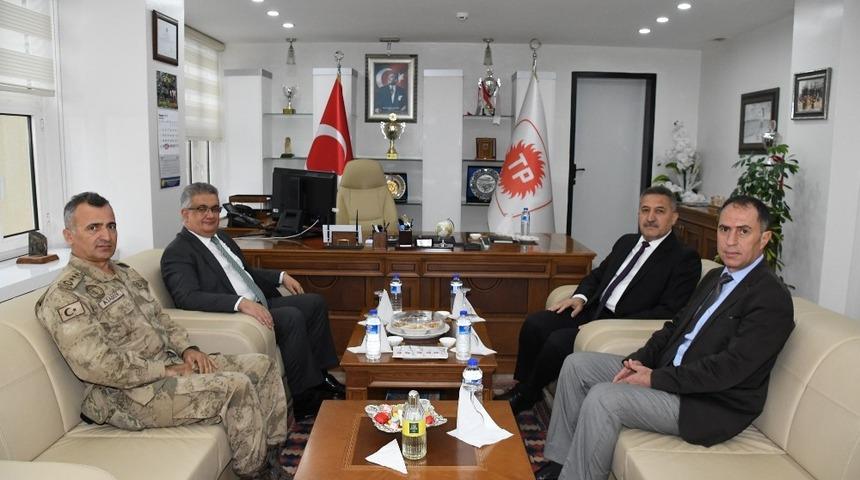 Vali Aykut Pekmez Müdür Aslandere ile bir araya geldi