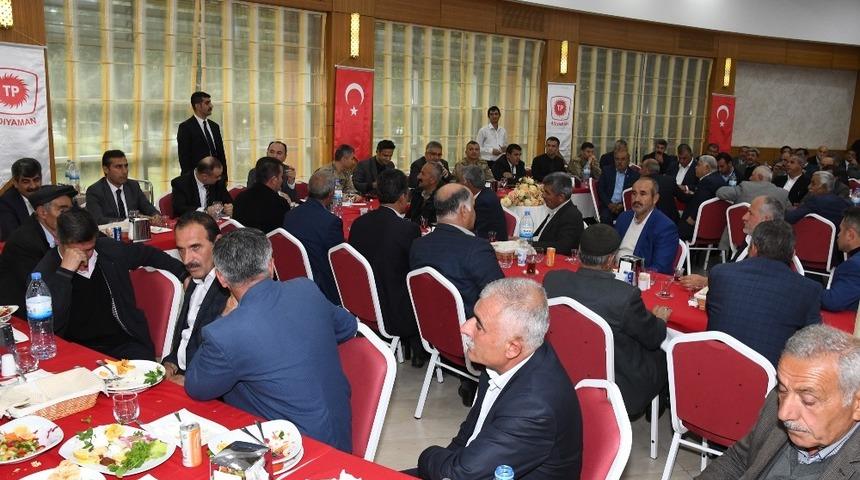 Vali Aykut Pekmez köy muhtarlarıyla buluştu