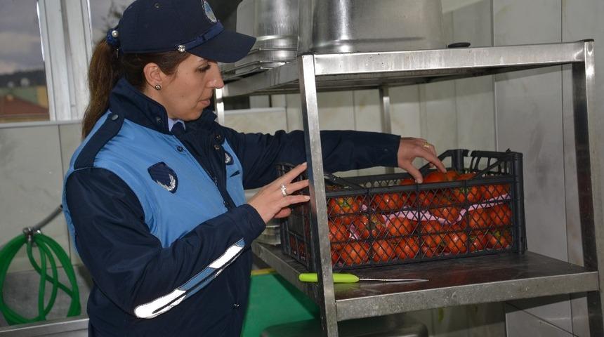 Zabıta M&uuml;d&uuml;rl&uuml;ğ&uuml;&rsquo;nden yemek &uuml;retim tesislerinde denetim