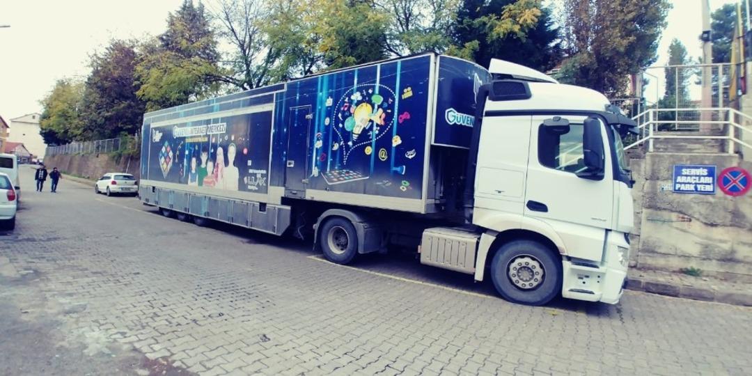 G&uuml;venli İnternet Tır&rsquo;ı Kdz. Ereğli&rsquo;de