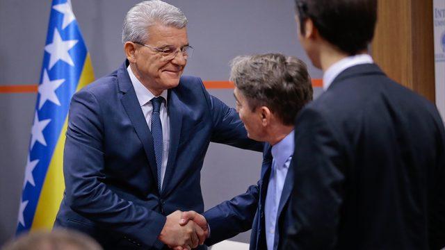 Dzaferovic ve Komsic öğrencilerle buluştu