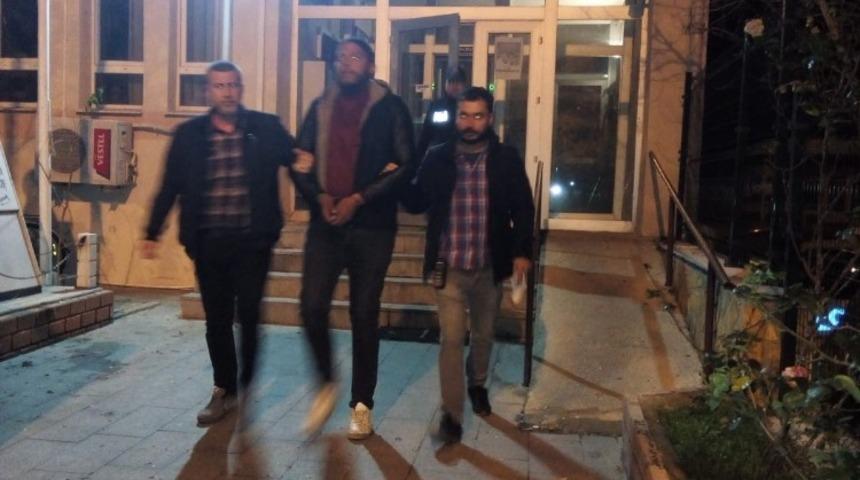 Hırsızlık g&uuml;venlik kamerasına yansıdı