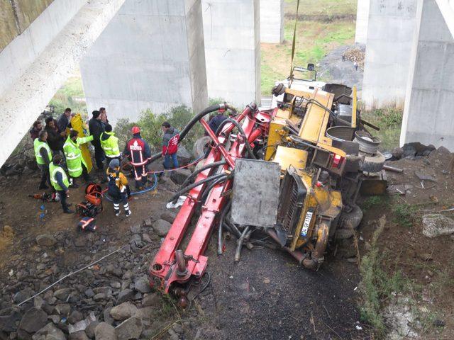 fotograflar-beton-mikseri-viyadukten-uctu-_7974_dhaphoto4