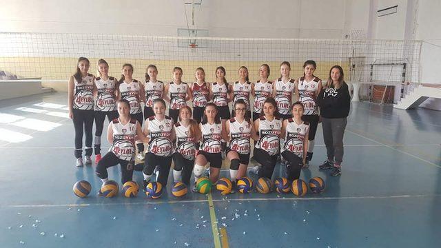 4 Eylül Spor Kulübü voleybol takımı sezon açılışını yaptı