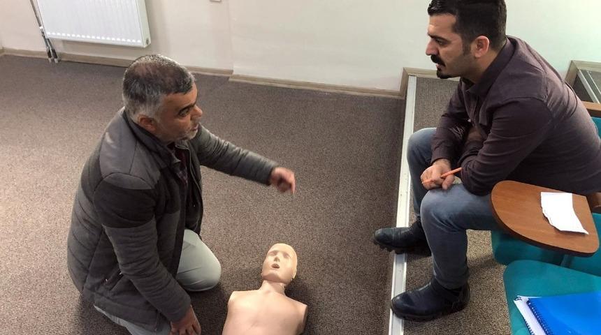 Van B&uuml;y&uuml;kşehir Belediyesi personeline ilkyardım eğitim